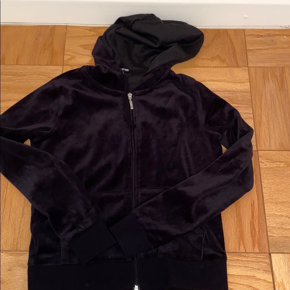 fashion nova black velvet sweatshirt